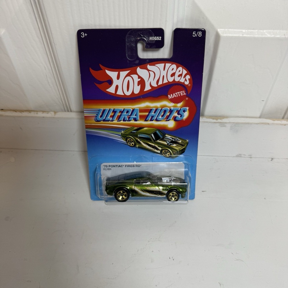 Hot Wheels Ultra Hots 5/8 '70 Pontiac Firebird Green‎ 1:64 Diecast Car